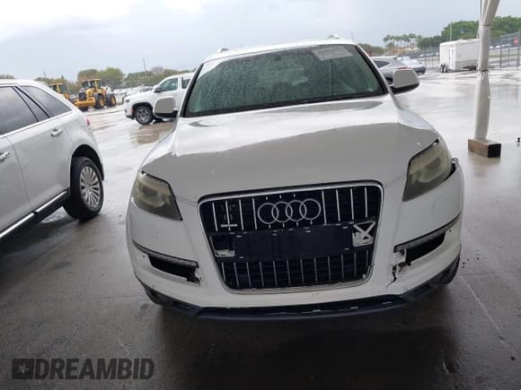 ✅ 2010 Audi Q7 Premium Plus • VIN: WA1LYAFE6AD007604 • Lot: 41955633. Listed on IAAI with 240,433 mi. Free auction sales archive from the USA and detailed vehicle history report at DreamBid. Image 6.