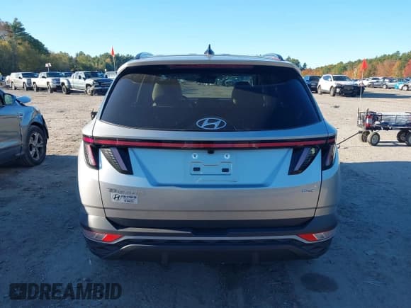 ✅ 2022 Hyundai Tucson SEL • VIN: 5NMJCCAE3NH137769 • Lot: 43424012. Listed on IAAI with 15,832 mi. Free auction sales archive from the USA and detailed vehicle history report at DreamBid. Image 17.