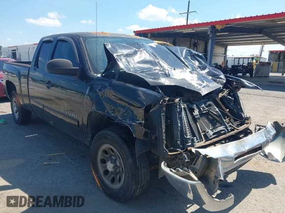 ✅ 2012 Chevrolet Silverado 1500 LS • VIN: 1GCRCREAXCZ122014 • Lot: 43258193. Wystawiony na IAAI z przebiegiem 114 935 mil. Bezpłatny archiwum sprzedaży aukcyjnych z USA i szczegółowy raport historii pojazdu na DreamBid. Zdjęcie 1.