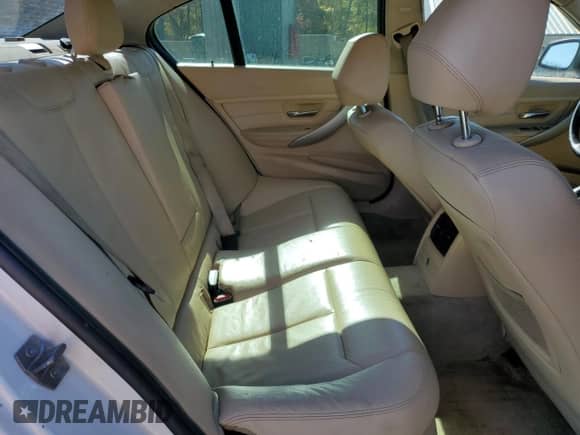 2013 BMW 3 Series 328i z VIN WBA3C1G50DNR44432, wystawiony jako Copart lot #82661375 z przebiegiem 115 412 mil mil oraz Czysty tytuł • Clean title. Historia ofert i sprzedaży dostępna na DreamBid. Obrazek 10.