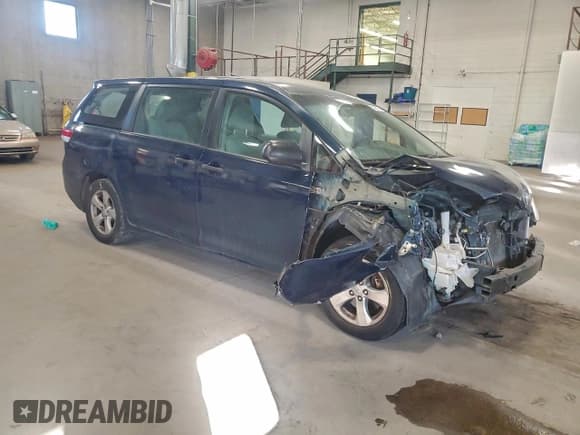 ✅ 2011 Toyota Sienna • VIN: 5TDZK3DC9BS094242 • Lot: 94259735. Listed on Copart with 189,166 mi. Free auction sales archive from the USA and detailed vehicle history report at DreamBid. Image 4.