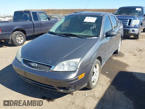 ✅ 2007 Ford Focus S • VIN: 1FAHP34N77W363804 • Lot: 43565609. Listed on IAAI with 178,179 mi. Free auction sales archive from the USA and detailed vehicle history report at DreamBid. Image 2.