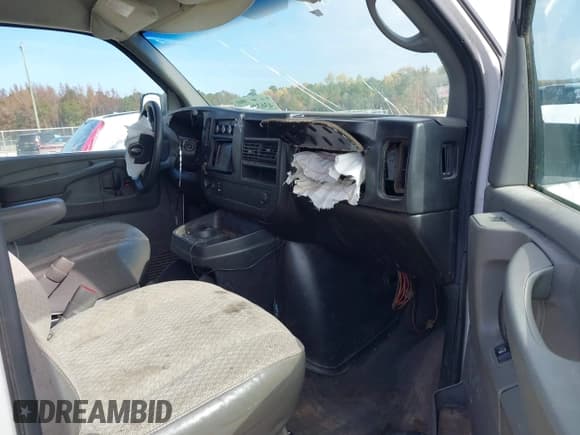 ✅ 2008 Chevrolet Express Passenger • VIN: 1GAHG39K581109279 • Lot: 43638036. Listed on IAAI with Not provided. Free auction sales archive from the USA and detailed vehicle history report at DreamBid. Image 5.