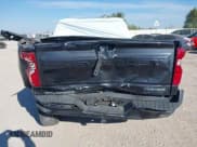 ✅ 2022 Chevrolet Silverado 1500 Custom • VIN: 1GCPABEK6NZ632456 • Lot: 43411842. Wystawiony na IAAI z przebiegiem 69 701 mil. Bezpłatny archiwum sprzedaży aukcyjnych z USA i szczegółowy raport historii pojazdu na DreamBid. Zdjęcie 6.