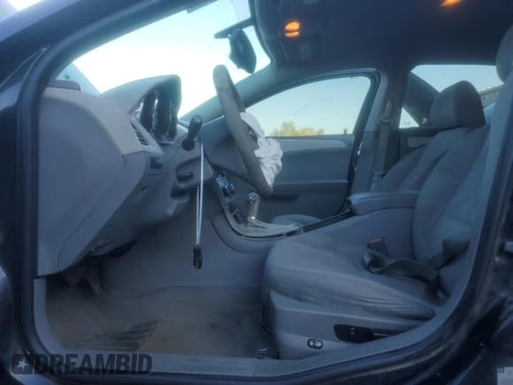 ✅ 2010 Chevrolet Malibu 1LS • VIN: 1G1ZB5EB5AF317918 • Lot: 86677625. Listed on Copart with 165,581 mi. Free auction sales archive from the USA and detailed vehicle history report at DreamBid. Image 7.