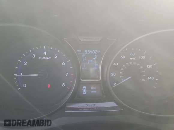 ✅ 2014 Hyundai Veloster Turbo • VIN: KMHTC6AE1EU201726 • Lot: 77917514. Wystawiony na Copart z przebiegiem 93 402 mil. Bezpłatny archiwum sprzedaży aukcyjnych z USA i szczegółowy raport historii pojazdu na DreamBid. Zdjęcie 9.