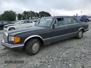 ✅ 1991 Mercedes-Benz 420 SEL • VIN: WDBCA35E4MA572753 • Lot: 58755485. Wystawiony na Copart z przebiegiem 179 449 mil. Bezpłatny archiwum sprzedaży aukcyjnych z USA i szczegółowy raport historii pojazdu na DreamBid. Zdjęcie 1.
