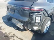 ✅ 2019 Porsche Cayenne • VIN: WP1AA2AY6KDA13900 • Lot: 43201722. Wystawiony na IAAI z przebiegiem 32 297 mil. Bezpłatny archiwum sprzedaży aukcyjnych z USA i szczegółowy raport historii pojazdu na DreamBid. Zdjęcie 6.