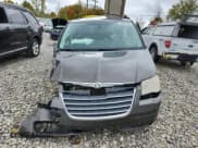 ✅ 2010 Chrysler Town & Country Touring Plus • VIN: 2A4RR8D10AR392915 • Lot: 86227995. Wystawiony na Copart z przebiegiem Nie podano. Bezpłatny archiwum sprzedaży aukcyjnych z USA i szczegółowy raport historii pojazdu na DreamBid. Zdjęcie 5.