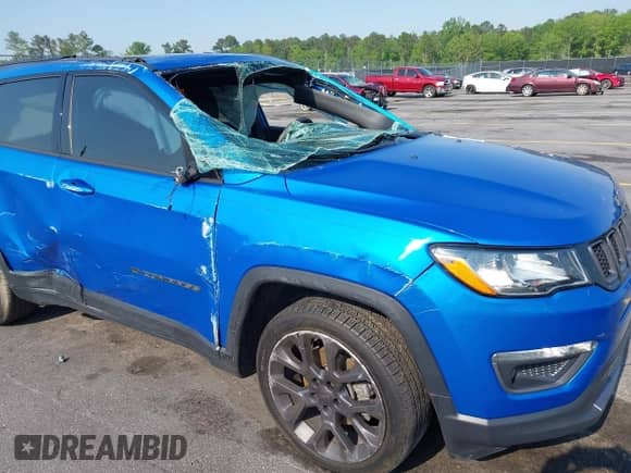 2021 Jeep Compass 80th Anniversary z VIN 3C4NJCEB3MT531703, wystawiony jako IAAI lot #42006349 z przebiegiem 73 876 mil mil oraz . Historia ofert i sprzedaży dostępna na DreamBid. Obrazek 14.