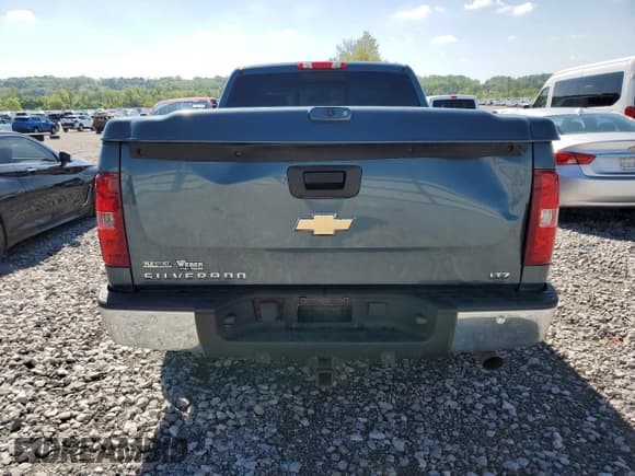 ✅ 2010 Chevrolet Silverado 1500 • VIN: 1GCSKTE24AZ152164 • Lot: 55842575. Wystawiony na Copart z przebiegiem 210 072 mil. Bezpłatny archiwum sprzedaży aukcyjnych z USA i szczegółowy raport historii pojazdu na DreamBid. Zdjęcie 6.