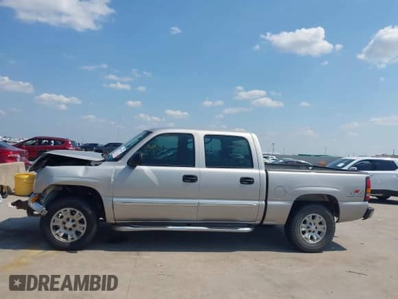 2007 GMC Sierra 1500 SL with VIN 2GTEK13V871165659, listed as a IAAI auction lot 42917749 with 250,257 mi miles and . Bid and sale history available at DreamBid. Image 15.