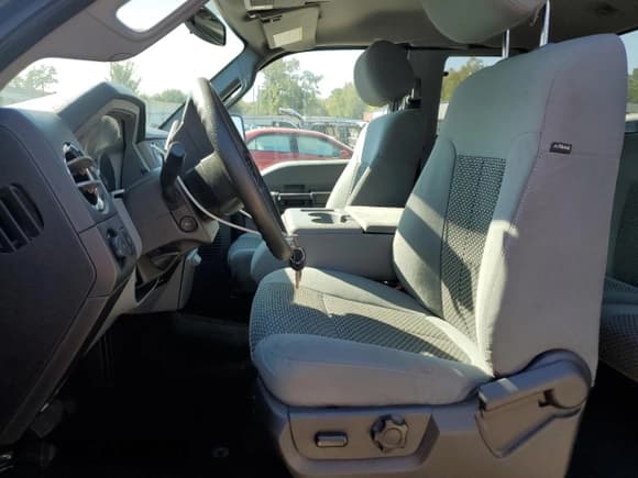 ✅ 2015 Ford F-250 XLT • VIN: 1FT7X2B66FEA67351 • Лот: 82068095. Опубликован ранее на Copart с пробегом 185 445 миль. Бесплатный доступ к архиву аукционных продаж из США и подробный отчёт об истории автомобиля на DreamBid. Изображение 7.