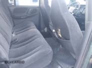 ✅ 2000 Dodge Dakota Sport • VIN: 1B7HG2AZ4YS724393 • Lot: 43645937. Wystawiony na IAAI z przebiegiem 144 705 mil. Bezpłatny archiwum sprzedaży aukcyjnych z USA i szczegółowy raport historii pojazdu na DreamBid. Zdjęcie 8.