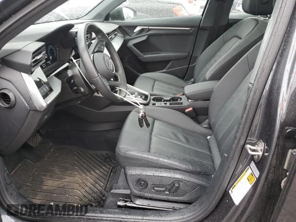 ✅ 2023 Audi A3 Premium • VIN: WAUGUDGY5PA098305 • Lot: 69502645. Wystawiony na Copart z przebiegiem 12 717 mil. Bezpłatny archiwum sprzedaży aukcyjnych z USA i szczegółowy raport historii pojazdu na DreamBid. Zdjęcie 7.