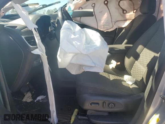 ✅ 2018 Chevrolet Equinox LT • VIN: 2GNAXJEV4J6267457 • Lot: 86436445. Wystawiony na Copart z przebiegiem Nie podano. Bezpłatny archiwum sprzedaży aukcyjnych z USA i szczegółowy raport historii pojazdu na DreamBid. Zdjęcie 7.