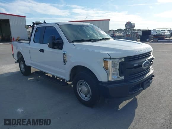 ✅ 2018 Ford F-250 XL • VIN: 1FT7X2A65JEC48077 • Лот: 41552587. Опубликован ранее на IAAI с пробегом 127 887 миль. Бесплатный доступ к архиву аукционных продаж из США и подробный отчёт об истории автомобиля на DreamBid. Изображение 1.