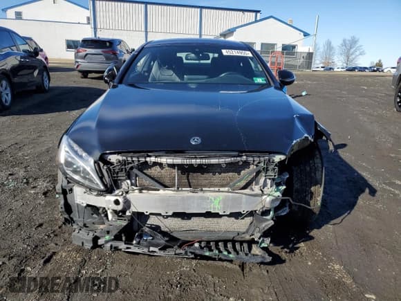 ✅ 2018 Mercedes-Benz C 300 • VIN: WDDWJ4KB4JF681717 • Lot: 45214955. Wystawiony na Copart z przebiegiem 153 470 mil. Bezpłatny archiwum sprzedaży aukcyjnych z USA i szczegółowy raport historii pojazdu na DreamBid. Zdjęcie 5.