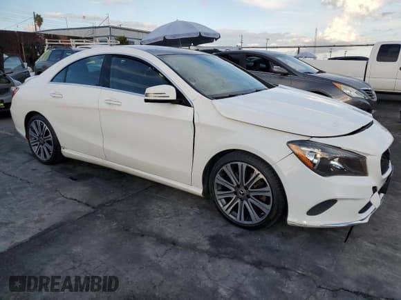 ✅ 2019 Mercedes-Benz CLA 250 • VIN: WDDSJ4EB4KN702874 • Lot: 93154795. Wystawiony na Copart z przebiegiem 74 300 mil. Bezpłatny archiwum sprzedaży aukcyjnych z USA i szczegółowy raport historii pojazdu na DreamBid. Zdjęcie 4.