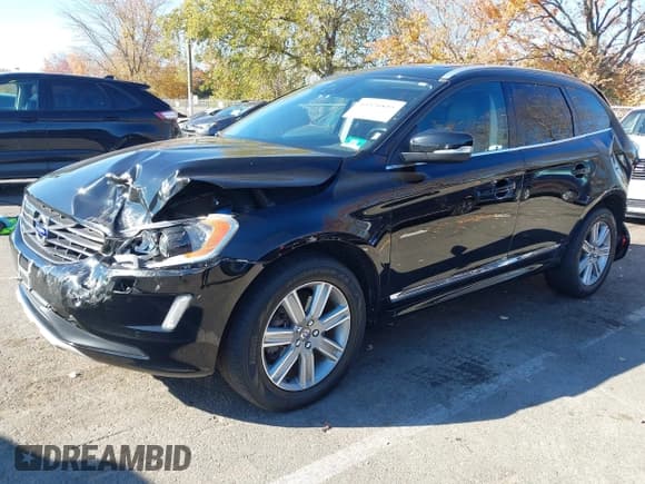 ✅ 2016 Volvo XC60 T6 Platinum • VIN: YV4902RM6G2780123 • Lot: 43526855. Wystawiony na IAAI z przebiegiem 133 892 mil. Bezpłatny archiwum sprzedaży aukcyjnych z USA i szczegółowy raport historii pojazdu na DreamBid. Zdjęcie 2.