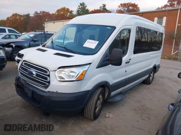 ✅ 2018 Ford Transit Passenger XL • VIN: 1FBAX2CM3JKA79877 • Lot: 43676273. Wystawiony na IAAI z przebiegiem 96 733 mil. Bezpłatny archiwum sprzedaży aukcyjnych z USA i szczegółowy raport historii pojazdu na DreamBid. Zdjęcie 2.