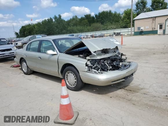 ✅ 1997 Lincoln Continental • VIN: 1LNLM97V7VY731116 • Lot: 67058894. Wystawiony na Copart z przebiegiem Nie podano. Bezpłatny archiwum sprzedaży aukcyjnych z USA i szczegółowy raport historii pojazdu na DreamBid. Zdjęcie 4.