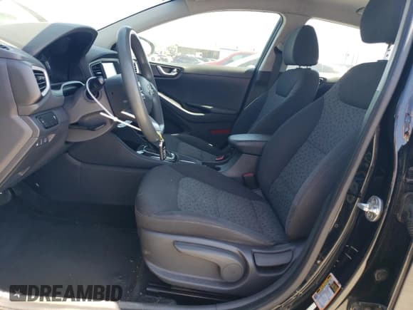 ✅ 2019 Hyundai Ioniq Blue • VIN: KMHC65LC2KU174349 • Lot: 41398595. Wystawiony na Copart z przebiegiem 180 390 mil. Bezpłatny archiwum sprzedaży aukcyjnych z USA i szczegółowy raport historii pojazdu na DreamBid. Zdjęcie 7.