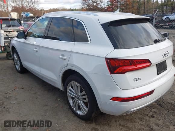 ✅ 2018 Audi Q5 Premium Plus • VIN: WA1BNAFY5J2134645 • Лот: 43636154. Опубликован ранее на IAAI с пробегом 50 581 миль. Бесплатный доступ к архиву аукционных продаж из США и подробный отчёт об истории автомобиля на DreamBid. Изображение 3.