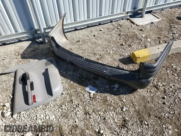 ✅ 2004 Pontiac Montana 1SA • VIN: 1GMDX03E64D262569 • Lot: 51320305. Wystawiony na Copart z przebiegiem Nie podano. Bezpłatny archiwum sprzedaży aukcyjnych z USA i szczegółowy raport historii pojazdu na DreamBid. Zdjęcie 13.