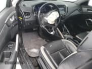 ✅ 2015 Hyundai Veloster Turbo • VIN: KMHTC6AE9FU226925 • Lot: 87157304. Wystawiony na Copart z przebiegiem 121 919 mil. Bezpłatny archiwum sprzedaży aukcyjnych z USA i szczegółowy raport historii pojazdu na DreamBid. Zdjęcie 8.