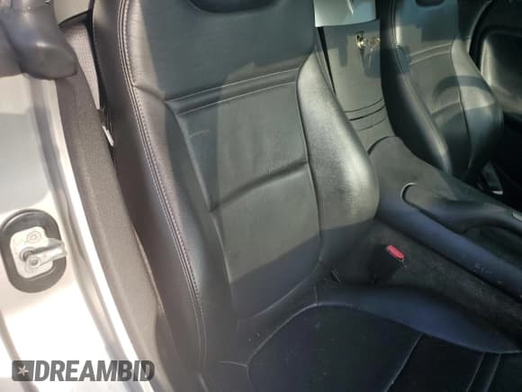 ✅ 2007 Pontiac Solstice • VIN: 1G2MB35B67Y110770 • Lot: 71586314. Wystawiony na Copart z przebiegiem 80 438 mil. Bezpłatny archiwum sprzedaży aukcyjnych z USA i szczegółowy raport historii pojazdu na DreamBid. Zdjęcie 10.