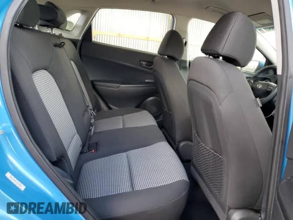 ✅ 2018 Hyundai Kona SE • VIN: KM8K12AA5JU174645 • Lot: 63936183. Wystawiony na Copart z przebiegiem 51 904 mil mil. Skorzystaj z bezpłatnego archiwum sprzedaży aukcyjnych z USA i zobacz szczegółowy raport historii pojazdu na DreamBid. Zdjęcie 11.