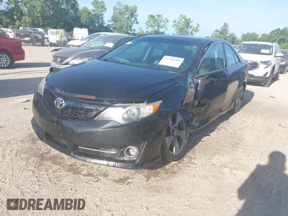 ✅ 2014 Toyota Camry SE • VIN: 4T1BK1FKXEU538864 • Лот: 42798208. Опубликован ранее на IAAI с пробегом 198 295 миль. Бесплатный доступ к архиву аукционных продаж из США и подробный отчёт об истории автомобиля на DreamBid. Изображение 2.