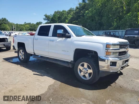 ✅ 2015 Chevrolet Silverado 2500HD LTZ • VIN: 1GC1KWE89FF665985 • Lot: 65956845. Wystawiony na Copart z przebiegiem 261 917 mil. Bezpłatny archiwum sprzedaży aukcyjnych z USA i szczegółowy raport historii pojazdu na DreamBid. Zdjęcie 4.