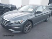 ✅ 2019 Volkswagen Jetta S • VIN: 3VWC57BU9KM084422 • Lot: 42910163. Wystawiony na IAAI z przebiegiem 74 965 mil. Bezpłatny archiwum sprzedaży aukcyjnych z USA i szczegółowy raport historii pojazdu na DreamBid. Zdjęcie 2.