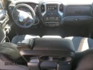 ✅ 2019 Chevrolet Silverado 1500 Custom • VIN: 3GCPYBEH0KG222960 • Lot: 50498205. Wystawiony na Copart z przebiegiem 55 426 mil. Bezpłatny archiwum sprzedaży aukcyjnych z USA i szczegółowy raport historii pojazdu na DreamBid. Zdjęcie 8.