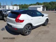 ✅ 2022 Volvo XC40 R-Design • VIN: YV4162UM5N2648695 • Лот: 43353242. Опубликован ранее на IAAI с пробегом 59 020 миль. Бесплатный доступ к архиву аукционных продаж из США и подробный отчёт об истории автомобиля на DreamBid. Изображение 4.