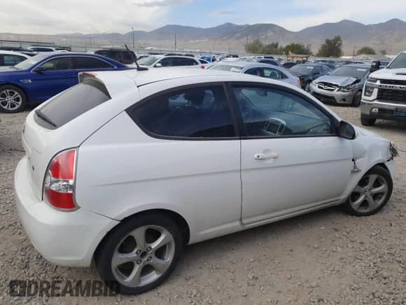 2008 Hyundai Accent SE with VIN KMHCN36C38U081948, listed as a Copart auction lot 80431525 with 105,254 mi miles and Salvage title. Bid and sale history available at DreamBid. Image 3.