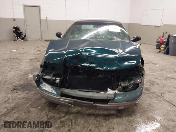 ✅ 1994 Chrysler Concorde • VIN: 2C3HL56F6RH335733 • Lot: 41389947. Wystawiony na IAAI z przebiegiem 132 285 mil. Bezpłatny archiwum sprzedaży aukcyjnych z USA i szczegółowy raport historii pojazdu na DreamBid. Zdjęcie 12.