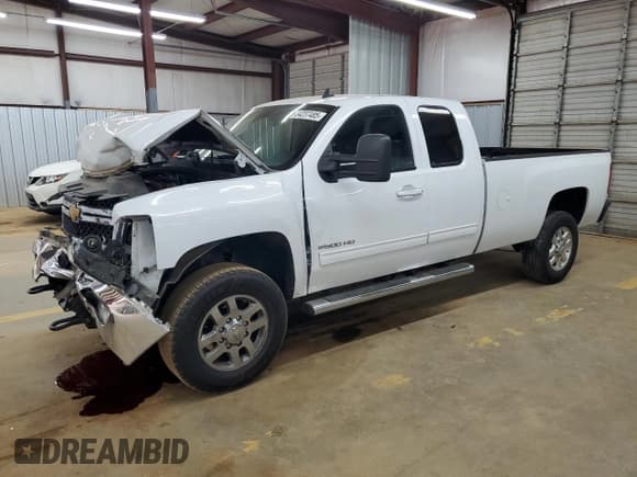 ✅ 2013 Chevrolet Silverado 1500 • VIN: 1GC2CYE87DZ254822 • Лот: 54237485. Опубликован ранее на Copart с пробегом 201 230 миль. Бесплатный доступ к архиву аукционных продаж из США и подробный отчёт об истории автомобиля на DreamBid. Изображение 1.