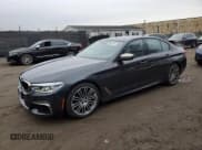 ✅ 2018 BMW 5 Series M550i xDrive • VIN: WBAJB9C58JB035401 • Лот: 93097145. Опубликован ранее на Copart с пробегом 48 309 миль. Бесплатный доступ к архиву аукционных продаж из США и подробный отчёт об истории автомобиля на DreamBid. Изображение 1.