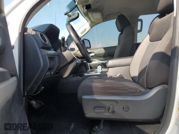 ✅ 2016 Toyota Tundra SR5 • VIN: 5TFEM5F15GX105819 • Лот: 50968275. Опубликован ранее на Copart с пробегом Не указан. Бесплатный доступ к архиву аукционных продаж из США и подробный отчёт об истории автомобиля на DreamBid. Изображение 7.