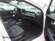 ✅ 2021 Kia Forte EX • VIN: 3KPF54AD0ME313177 • Lot: 42224415. Wystawiony na IAAI z przebiegiem 79 022 mil. Bezpłatny archiwum sprzedaży aukcyjnych z USA i szczegółowy raport historii pojazdu na DreamBid. Zdjęcie 5.