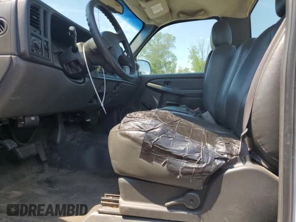 ✅ 2006 Chevrolet Silverado 1500 Work Truck • VIN: 3GCEC14X76G239463 • Лот: 62013784. Опубликован ранее на Copart с пробегом 203 153 миль. Бесплатный доступ к архиву аукционных продаж из США и подробный отчёт об истории автомобиля на DreamBid. Изображение 7.