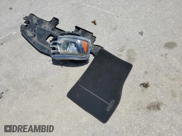 ✅ 2017 Lincoln Navigator Select • VIN: 5LMJJ2HT0HEL11740 • Лот: 63046085. Опубликован ранее на Copart с пробегом 149 857 миль. Бесплатный доступ к архиву аукционных продаж из США и подробный отчёт об истории автомобиля на DreamBid. Изображение 13.