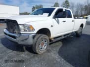 ✅ 2017 Ram 2500 Tradesman • VIN: 3C6UR5HL5HG733453 • Lot: 41569358. Wystawiony na IAAI z przebiegiem 229 765 mil. Bezpłatny archiwum sprzedaży aukcyjnych z USA i szczegółowy raport historii pojazdu na DreamBid. Zdjęcie 20.