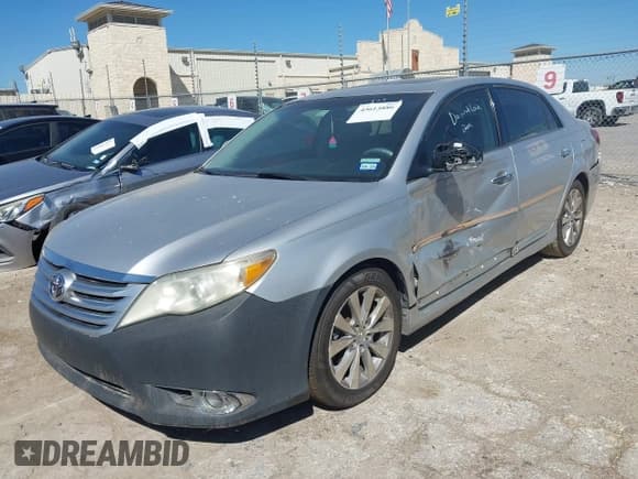 ✅ 2011 Toyota Avalon • VIN: 4T1BK3DBXBU427239 • Лот: 43613886. Опубликован ранее на IAAI с пробегом 343 199 миль. Бесплатный доступ к архиву аукционных продаж из США и подробный отчёт об истории автомобиля на DreamBid. Изображение 2.