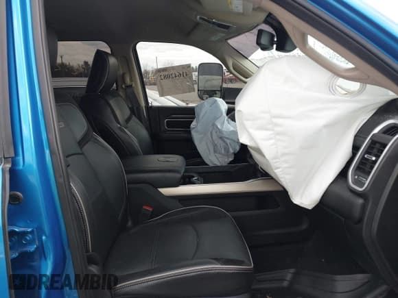 ✅ 2021 Ram 2500 Laramie • VIN: 3C6UR5FLXMG585099 • Lot: 41642082. Listed on IAAI with 43,604 mi. Free auction sales archive from the USA and detailed vehicle history report at DreamBid. Image 5.