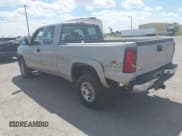 ✅ 2004 Chevrolet Silverado 2500HD LS • VIN: 1GCHK29U64E347985 • Lot: 43203803. Wystawiony na IAAI z przebiegiem 137 012 mil. Bezpłatny archiwum sprzedaży aukcyjnych z USA i szczegółowy raport historii pojazdu na DreamBid. Zdjęcie 3.