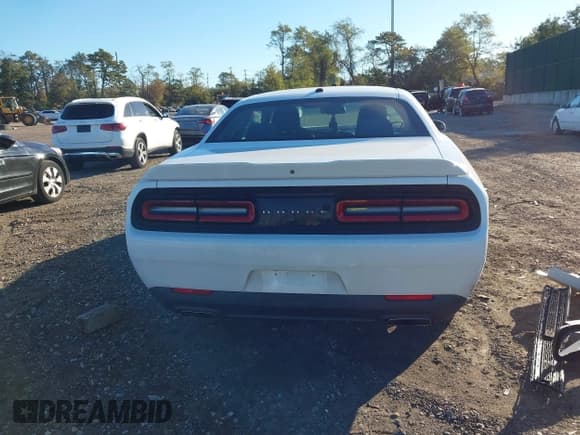 ✅ 2018 Dodge Challenger R/T • VIN: 2C3CDZBT3JH294394 • Lot: 43434247. Wystawiony na IAAI z przebiegiem 103 997 mil. Bezpłatny archiwum sprzedaży aukcyjnych z USA i szczegółowy raport historii pojazdu na DreamBid. Zdjęcie 15.